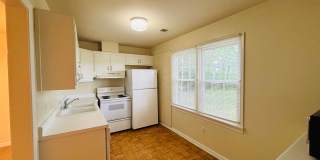 4 Bedroom, 2.5 Bath Townhouse Gallery 4