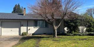 2 Bedroom 1 bath duplex in Eugene! Gallery 1