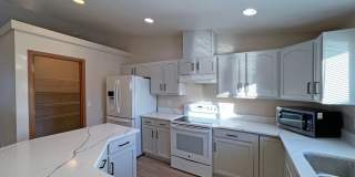 Price Drop!-Exceptional 2200 sq ft Three Bedroom 2 Bath Rambler in Fed Way - with A/C Gallery 13