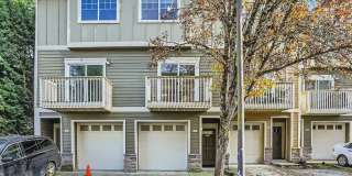 Beaverton TH. Huge 3rd bed/bonus room. Attached Garage- Close 2 Max Beaverton TH. Huge 3rd bed/bonus room. Attached Garage- Close 2 Max Gallery 1