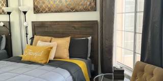 408 W Queen St Gallery 31