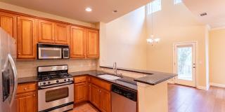 Gorgeous 2 Bedrooms /2.5 Bathrooms + Flex Space Home Near South Austin!!! Gallery 7