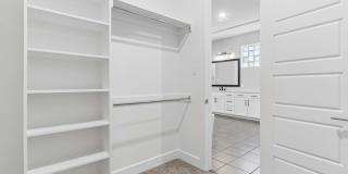 350 Pearland Drive Gallery 18