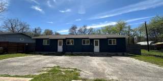 Darling Duplex Unit Single Story 2 Bedrooms 1 Bathroom for Rent in Central Austin! Gallery 1