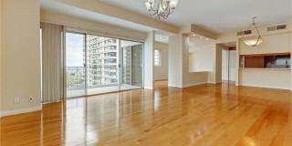 10787 Wilshire Boulevard Gallery 6