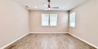 Bright & Spacious 4BR Home with Screened Porch & Paver Patio Bright & Spacious 4BR Home with Screened Porch & Paver Patio Gallery 18