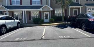 Wonderful townhome in Perfect Location Gallery 1