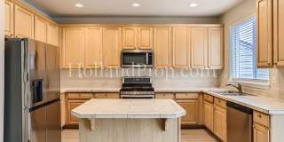 Stunning 4-Bedroom Townhouse with Dual Master Suites and Convenient 2-Car Garage in Hillsboro! Gallery 10