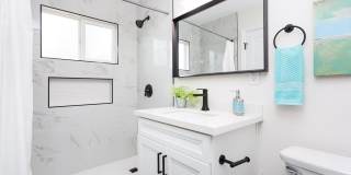 534 Jeffree Street Gallery 19