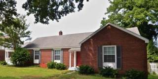 Spacious 2-BR Duplex in Sought-After Location! Gallery 1