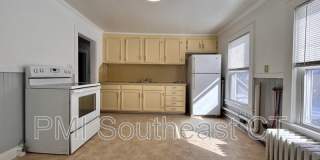 484 Pleasant St Gallery 1