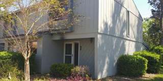 Cozy 3 bed 2.5 Bath Townhome Gallery 1