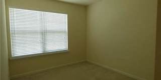 Room in 3 Bedroom Townhome at Derryrush Ave Gallery 10