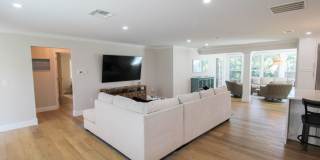 Luxury Annual Rental with Resort-Style Pool on Longboat Key Gallery 7