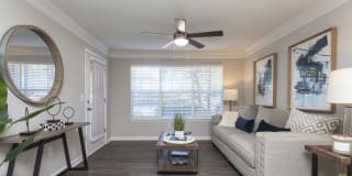 Crestmont at Thornblade Apartments Gallery 5