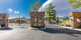 Beautiful One Story 2 Bedroom Townhome With 2 Car Attached Garage Gallery 33