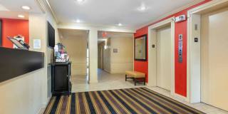 Newark - Woodbridge Gallery 21