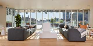 SKAIA Gallery 32
