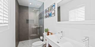 ***NO HOA - Move In Today*** Coastal Elegance Awaits! Stunning 5-Bedroom Home in Prime Fort Lauderdale Location Gallery 21