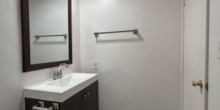 Tarzana Five Apartments Gallery 74
