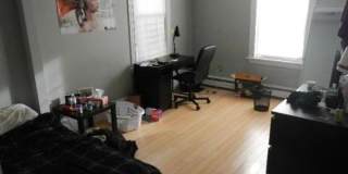 Nice 2 bed near Northeasterm Gallery 10