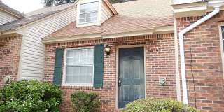 CUTE NW 2/2 w/ Vaulted Ceilings, Washer/Dryer, Open Kitchen w/ Bar, & Large Bedrooms $1250/month! Avail NOW! CUTE NW 2/2 w/ Vaulted Ceilings, Washer/Dryer, Open Kitchen w/ Bar, & Large Bedrooms $1250/month! Avail NOW! Gallery 1