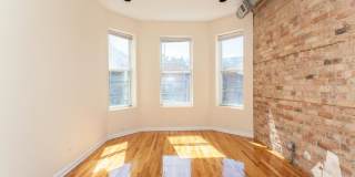 2452 N Southport Ave Gallery 2