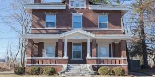 1119 SE Riverside Drive Gallery 1