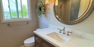 Charming Home with Lavender Gardens & Hot Tub Retreat Charming Home with Lavender Gardens & Hot Tub Retreat Gallery 5