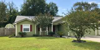 3/2 home with a fenced in yard! Gallery 1