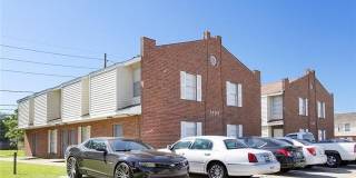 1208 CAMBRIDGE Drive Gallery 1