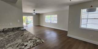 114 S Lakeside Dr Gallery 23
