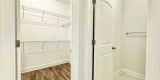 Updated 3 Bedroom High Point Condo with Large Bonus Room! Gallery 21