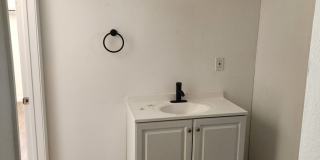 MODERN DECORATED HOUSE | 4 BEDROOM | 2 BATH | COVERED PATIO | CASITA WITH KITCHEN, BATH & LAUNDRY Gallery 23