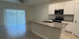 Cozy 3 Bed 2 Bath Duplex in Lehigh Acres Gallery 11
