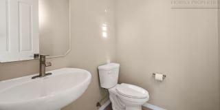 1 MO. FREE RENT! Gorgeous Corner-Lot Townhouse with Mountain Views Gallery 11