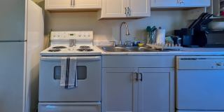 2745 DOWNING Street Gallery 16