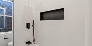 2921 West Oxford Street Gallery 14