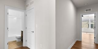 3BD/2.5BA - Derwood Townhouse Condo - Attached 1 Car Garage Gallery 16