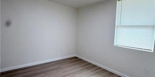 837 S 13th Street Gallery 14