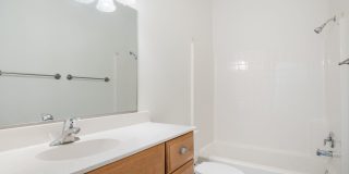 3 bed/2 1/2 Bath. Pet Friendly, Pool, Gallery 18