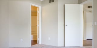 Meadow Glen Apartments Gallery 41