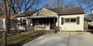 Spacious Roseville Three Bedroom home Gallery 1