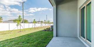 Modern 3BR/2.5BA Townhome with Pool Access & Deposit-Free Living! Gallery 24