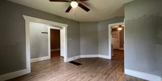 Updated 2 bed/1 bath, 780 sqft home! 1522 W High St in Springfield MO. Gallery 7
