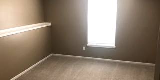 4 Bed, 3 Bath with Fenced Backyard!! Gallery 17