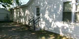 Charming Cottage on A. Avenue - MOVE IN SPECIAL $200 OFF 1st Months Rent: Gallery 13