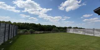 Wonderful 5 bedroom 4 bath home with Office + Media Room Gallery 4