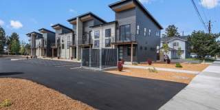 Gorgeous BRAND NEW Modern 2-bd/2-bath Condo in Redmond, OR! Gallery 27