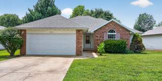 Spacious 4-Bedroom Home with Huge Backyard in Ozark! Gallery 1